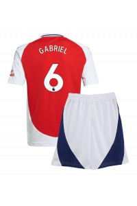 Arsenal Gabriel Magalhaes #6 Babytruitje Thuis tenue Kind 2024-25 Korte Mouw (+ Korte broeken)